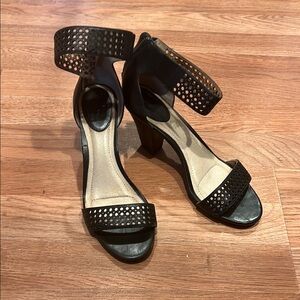 Elegant Black Heeled Sandals